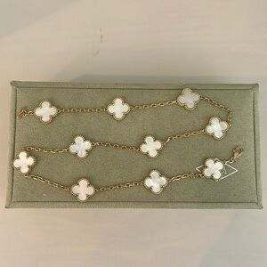 Mother of pearl 10 motif Alhambra necklace